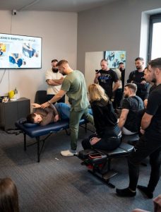 Unde se fac cele mai bune cursuri de terapii alternative pentru recuperare medicală? La MedBoost Academy